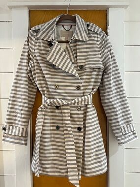 Banana Republic Gray & White Striped Belted Trench Coat